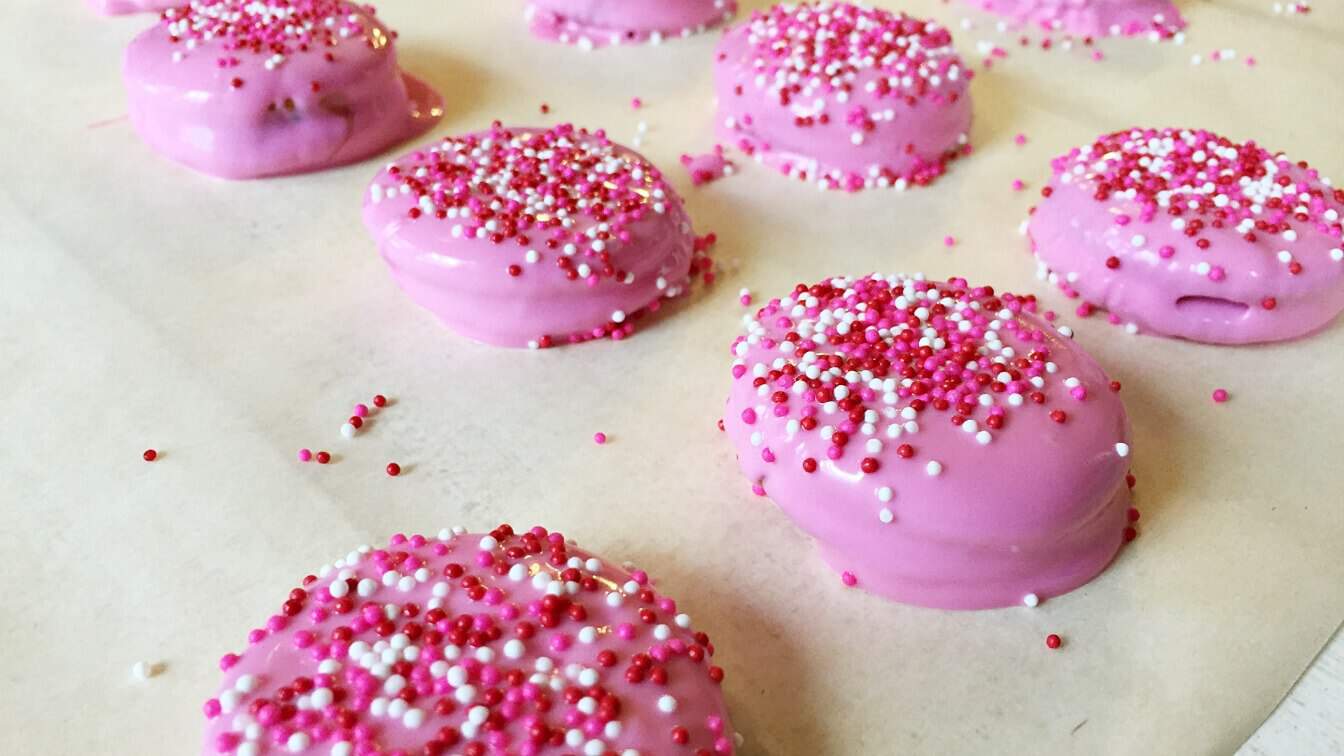 No-Bake Ritz Cracker Cookies for Valentine’s Day