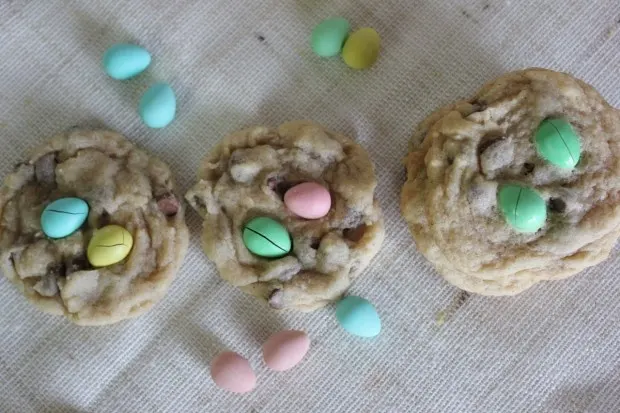 Easter-Egg-Cookies-620x413