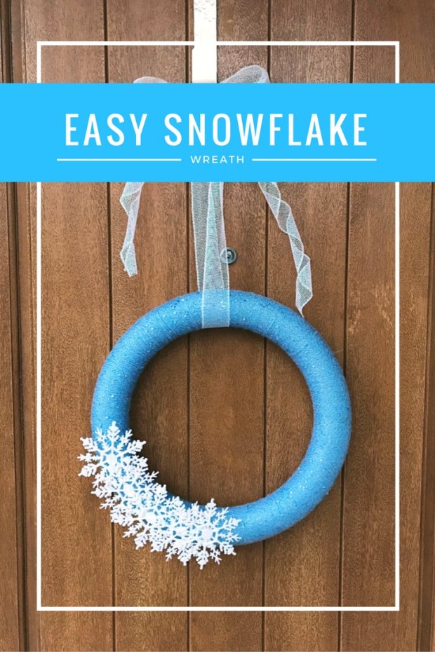 easy-snowflake yarn wreath tutorial