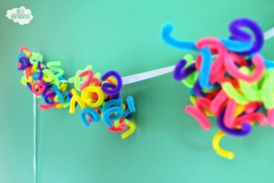 DIY Party Decorations: Rainbow Pipe Cleaner Garland Decoration