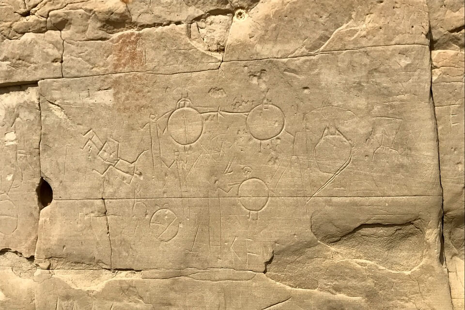 petroglyphs at Writing On Stone Provincial Park