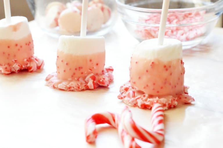 Easy Peppermint Marshmallow Pops