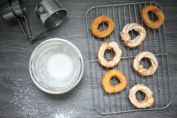 Classic Mini Donuts – At Home With Zan
