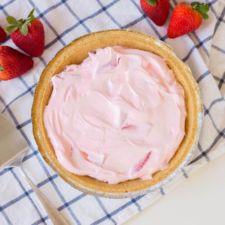No Bake Strawberry Cream Pie