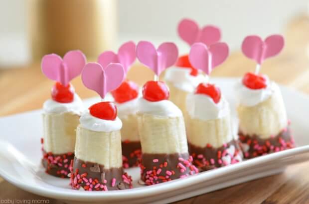 Chocolate-Dipped-Banana-Bites-for-Valentines-Day