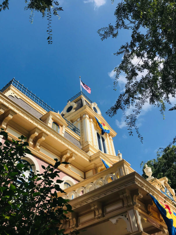 Disneyland's City Hall