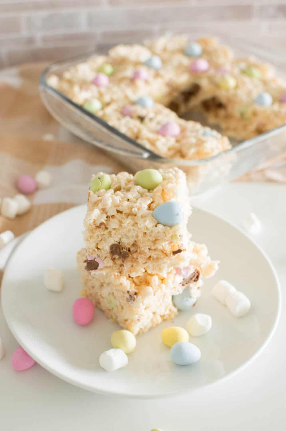 Elevate your next batch of Rice Krispie treats by turning them to into Mini Eggs Rice Krispie Squares! You won’t believe how easy they are to make and how it gives it an extra boost of flavor (and sweetness!)