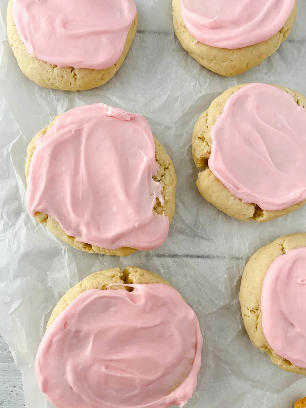 These Copycat Crumbl Sugar Cookies are absolutely decadent! We love the fact that they’re a simple cookie, but hold such amazing taste. They also make for a great stand-alone dessert.
