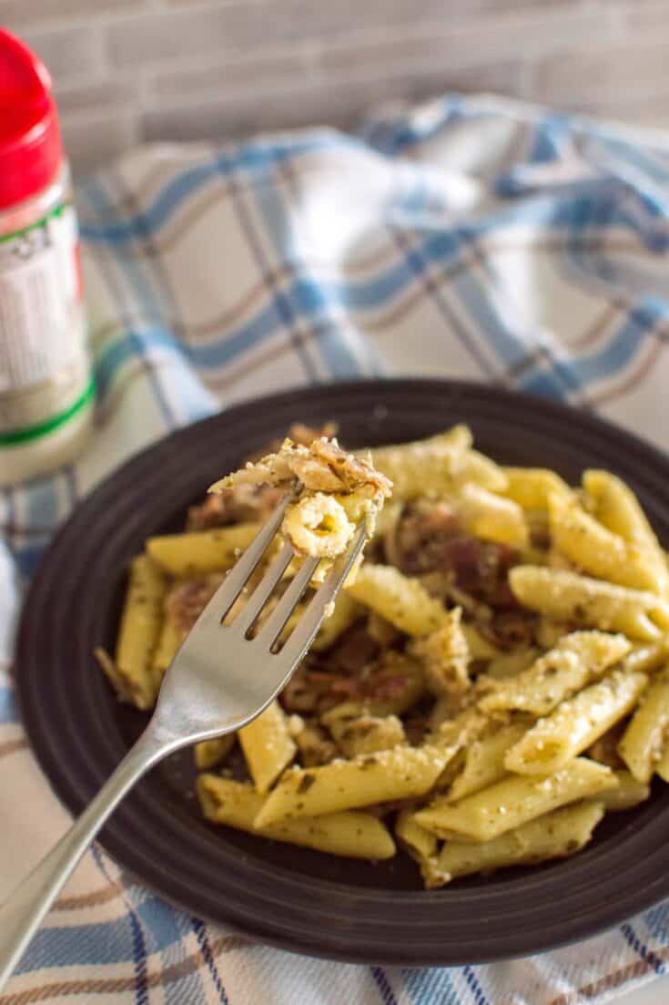 Simplify your dinner routine with Bacon and Chicken Pesto Pasta! Quick, flavorful, and oh-so-easy - because who says homemade can't be convenient